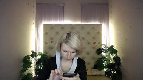 Lena online show from 12-28-24, 10:14