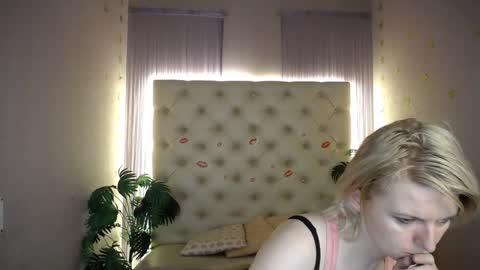 Lena online show from 12-30-24, 07:04