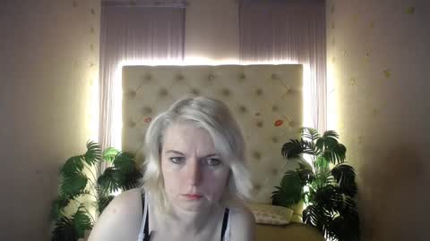 Lena online show from 01-31-25, 04:03