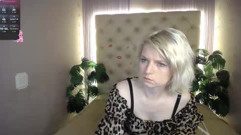 Lena online show from 02-15-25, 07:06