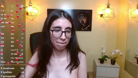 Snapshot of lena_roses chatting on 01-10-25, 02:35 Lena online show from 01-10-25, 02:35