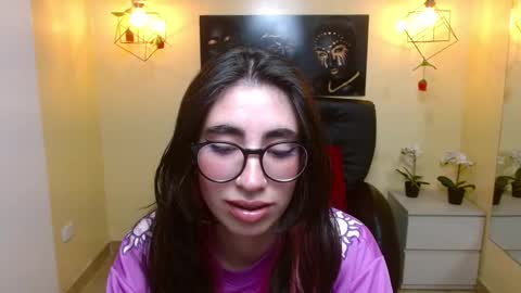 Snapshot of lena_roses chatting on 02-27-25, 08:20 Lena online show from 02-27-25, 08:20