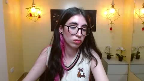 Snapshot of lena_roses chatting on 03-02-25, 03:13 Lena online show from 03-02-25, 03:13