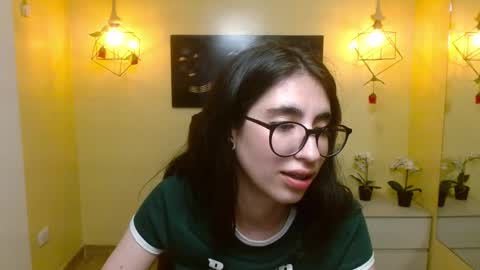 Snapshot of lena_roses chatting on 03-05-25, 12:59 Lena online show from 03-05-25, 12:59