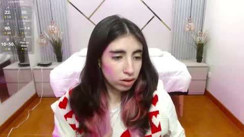 Snapshot of lena_roses chatting on 09-13-25, 08:30 Lena online show from 09-13-25, 08:30