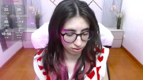 Snapshot of lena_roses chatting on 09-26-25, 08:35 Lena online show from 09-26-25, 08:35