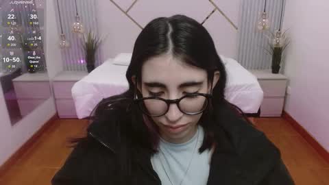 Snapshot of lena_roses chatting on 09-29-25, 08:35 Lena online show from 09-29-25, 08:35