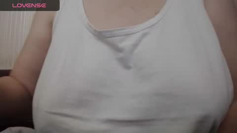 Snapshot of lenagolden chatting on 01-09-25, 05:33 lenagolden online show from 01-09-25, 05:33