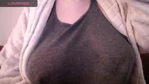 Snapshot of lenagolden chatting on 02-11-25, 06:08 lenagolden online show from 02-11-25, 06:08