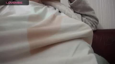 Snapshot of lenagolden chatting on 02-13-25, 10:11 lenagolden online show from 02-13-25, 10:11