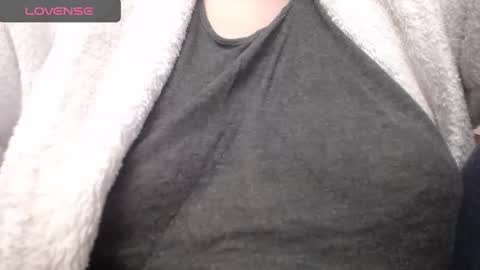 Snapshot of lenagolden chatting on 03-06-25, 03:45 lenagolden online show from 03-06-25, 03:45