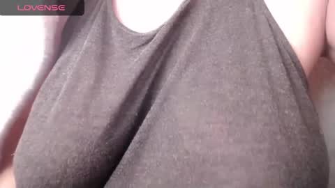 Snapshot of lenagolden chatting on 03-08-25, 09:06 lenagolden online show from 03-08-25, 09:06