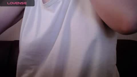 Snapshot of lenagolden chatting on 10-17-25, 09:56 lenagolden online show from 10-17-25, 09:56