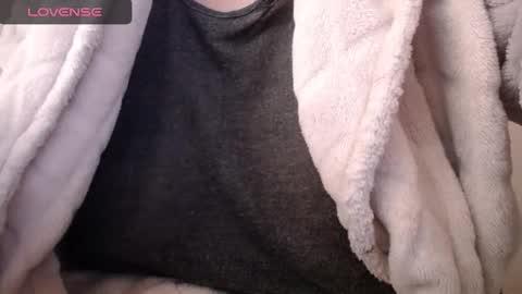 Snapshot of lenagolden chatting on 10-18-25, 09:54 lenagolden online show from 10-18-25, 09:54