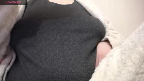 lenagolden online show from 03-25-26, 09:43