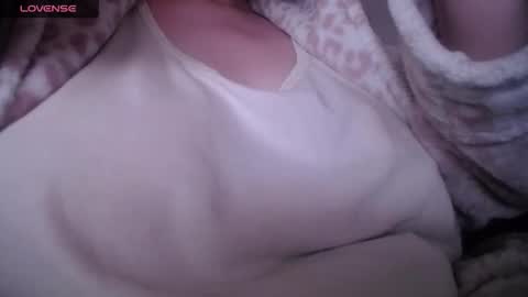 lenagolden online show from 04-25-26, 03:42