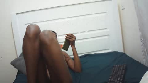 Snapshot of lenah6 chatting on 11-30-25, 11:20 lenah6 online show from 11-30-25, 11:20