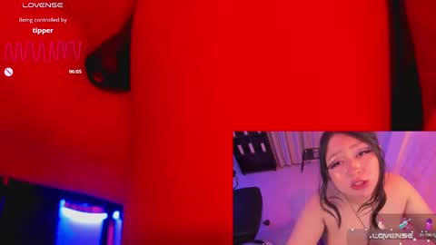 Snapshot of lenasweetx chatting on 12-20-24, 07:50 Lenna Kang online show from 12-20-24, 07:50