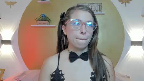 Lenna  online show from 06-18-26, 11:25