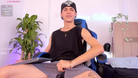 Snapshot of lennercollins_ chatting on 05-20-26, 03:51 Lenner INDEPENDENT MODEL online show from 05-20-26, 03:51