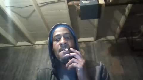 Snapshot of leo199984 chatting on 10-23-25, 02:33 leo199984 online show from 10-23-25, 02:33