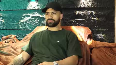 Leo  Diaz online show from 10-04-25, 03:04