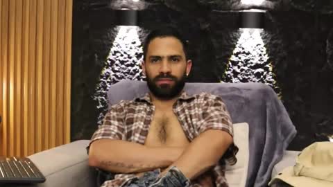 Leo  Diaz online show from 12-14-25, 04:18