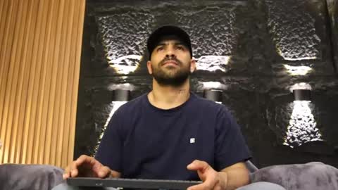 Leo  Diaz online show from 04-23-26, 11:07