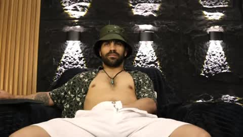 Leo  Diaz online show from 04-27-26, 01:36