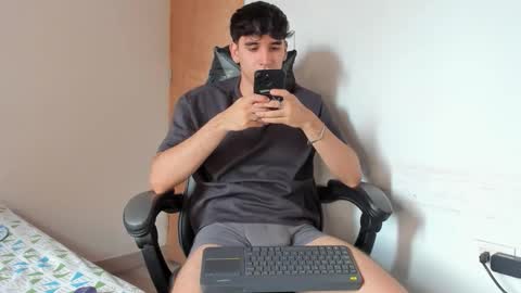 Leo Jones online show from 09-12-25, 04:40