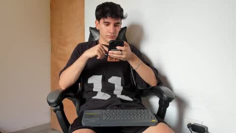 Leo Jones online show from 09-26-25, 03:27