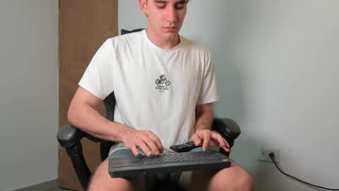 Leo Jones online show from 02-25-26, 03:49