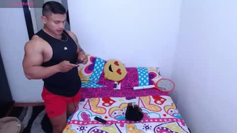 Leo online show from 02-08-25, 01:11