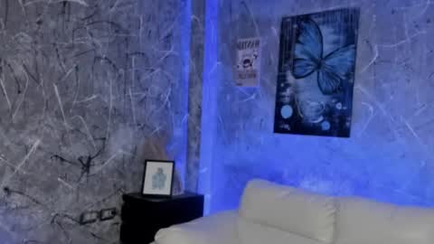 Leo independent model online show from 03-12-26, 12:17