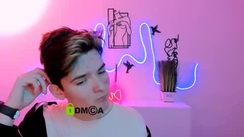 Snapshot of leo_valor chatting on 12-22-25, 07:44 leo_valor online show from 12-22-25, 07:44