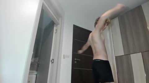 leo_wildd online show from 10-26-25, 04:46