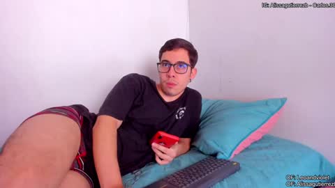 Snapshot of leoandviolet chatting on 01-20-25, 02:25 Carlos  Alissa. Help us to reach 100 likes  online show from 01-20-25, 02:25