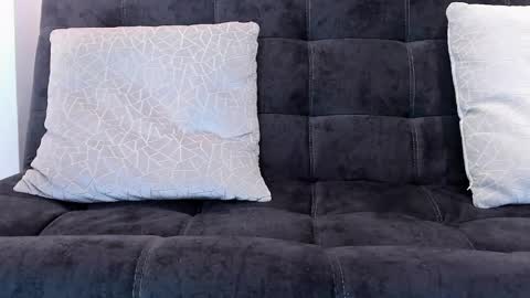 leohard_ online show from 01-13-26, 12:27