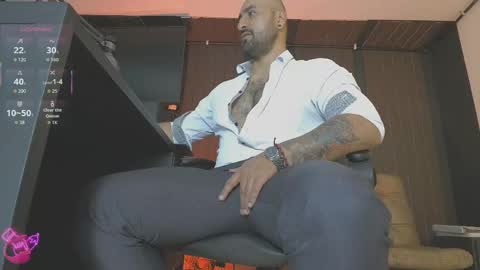 Leon online show from 04-30-26, 10:36