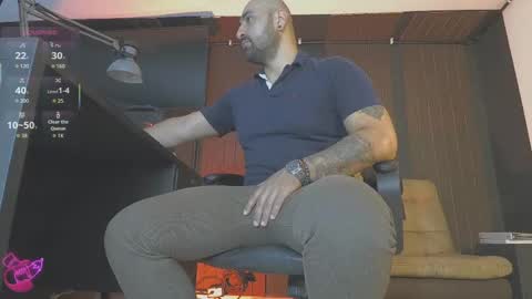 Snapshot of leon_1717 chatting on 05-12-26, 04:53 Leon online show from 05-12-26, 04:53