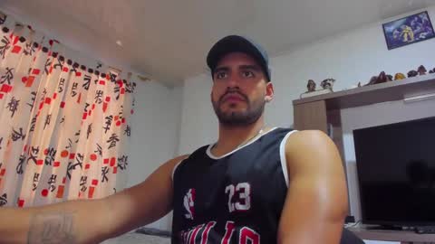 Snapshot of leon__hart chatting on 12-17-24, 08:54 Leon Hart online show from 12-17-24, 08:54