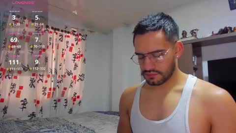 Snapshot of leon__hart chatting on 12-19-24, 01:07 Leon Hart online show from 12-19-24, 01:07