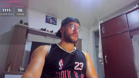 Snapshot of leon__hart chatting on 12-21-24, 03:47 Leon Hart online show from 12-21-24, 03:47