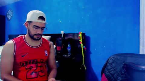 Snapshot of leon__hart chatting on 12-22-24, 09:42 Leon Hart online show from 12-22-24, 09:42