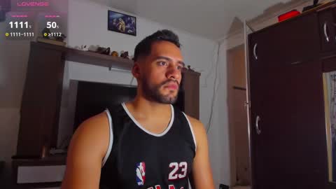 Snapshot of leon__hart chatting on 12-26-24, 10:09 Leon Hart online show from 12-26-24, 10:09