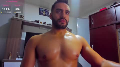 Snapshot of leon__hart chatting on 01-07-25, 12:24 Leon Hart online show from 01-07-25, 12:24