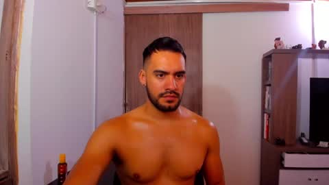 Snapshot of leon__hart chatting on 02-11-25, 10:28 Leon Hart online show from 02-11-25, 10:28