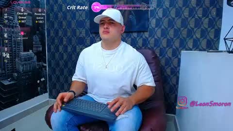 Snapshot of leon_ssmoron chatting on 05-18-26, 12:18 Leon Smoron online show from 05-18-26, 12:18