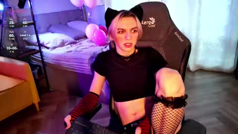 Leon online show from 02-20-25, 10:37