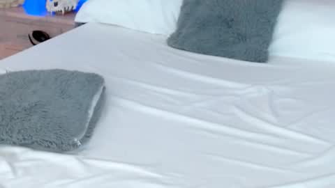 Snapshot of leonacutecam chatting on 10-23-25, 09:35 LUCY online show from 10-23-25, 09:35